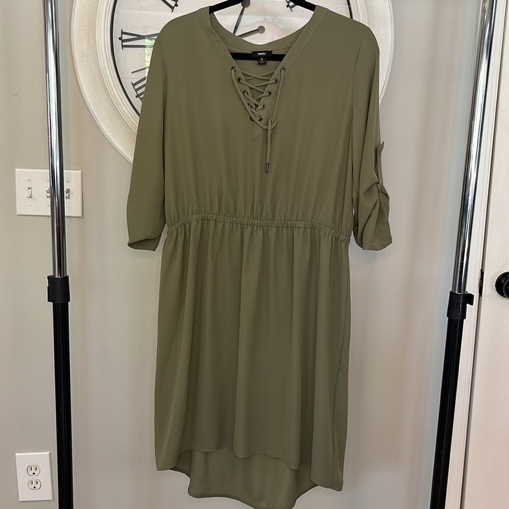Mossimo Olive elastic band high waisted, lace up, button up sleeve EUC dress